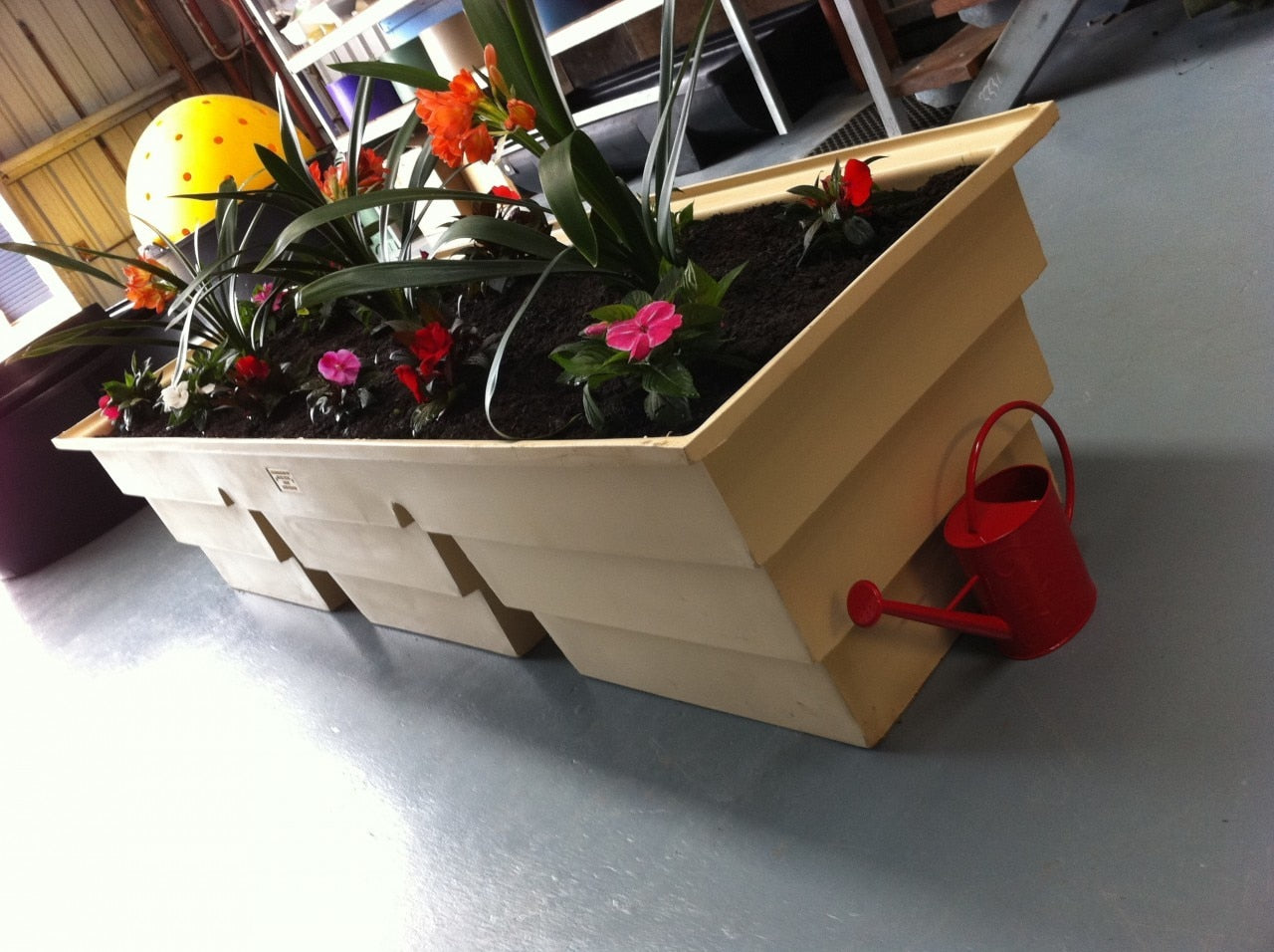 RAISED GARDEN BED