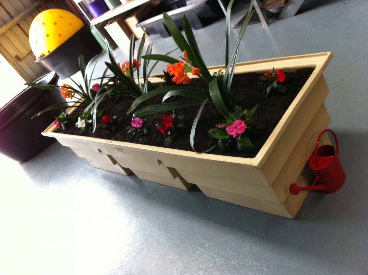 RAISED GARDEN BED